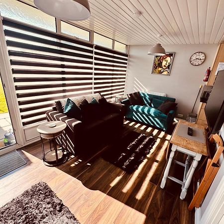 50 Toledo, Selsey Country Club Villa Bagian luar foto