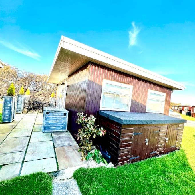 50 Toledo, Selsey Country Club Villa Bagian luar foto
