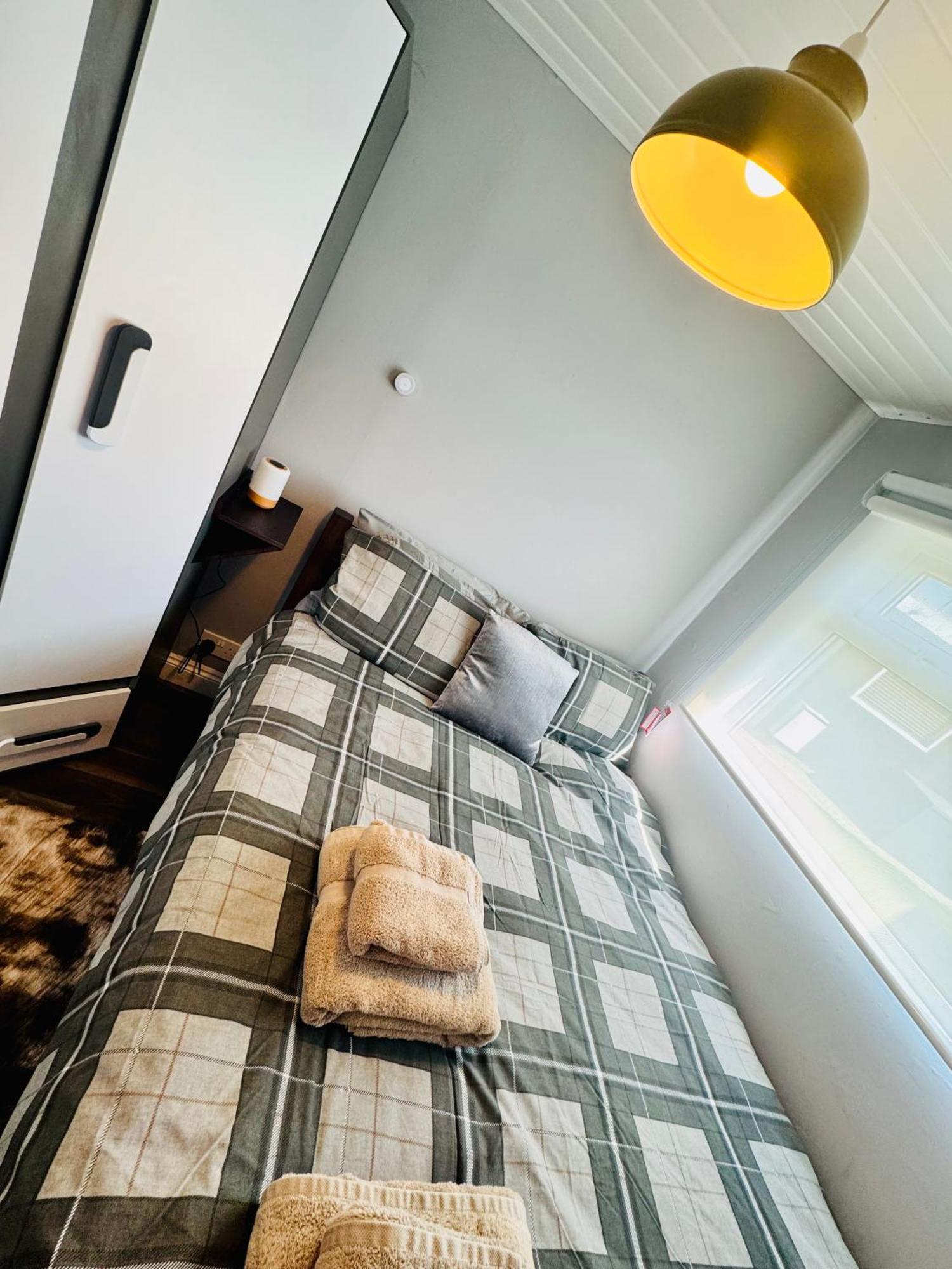 50 Toledo, Selsey Country Club Villa Bagian luar foto