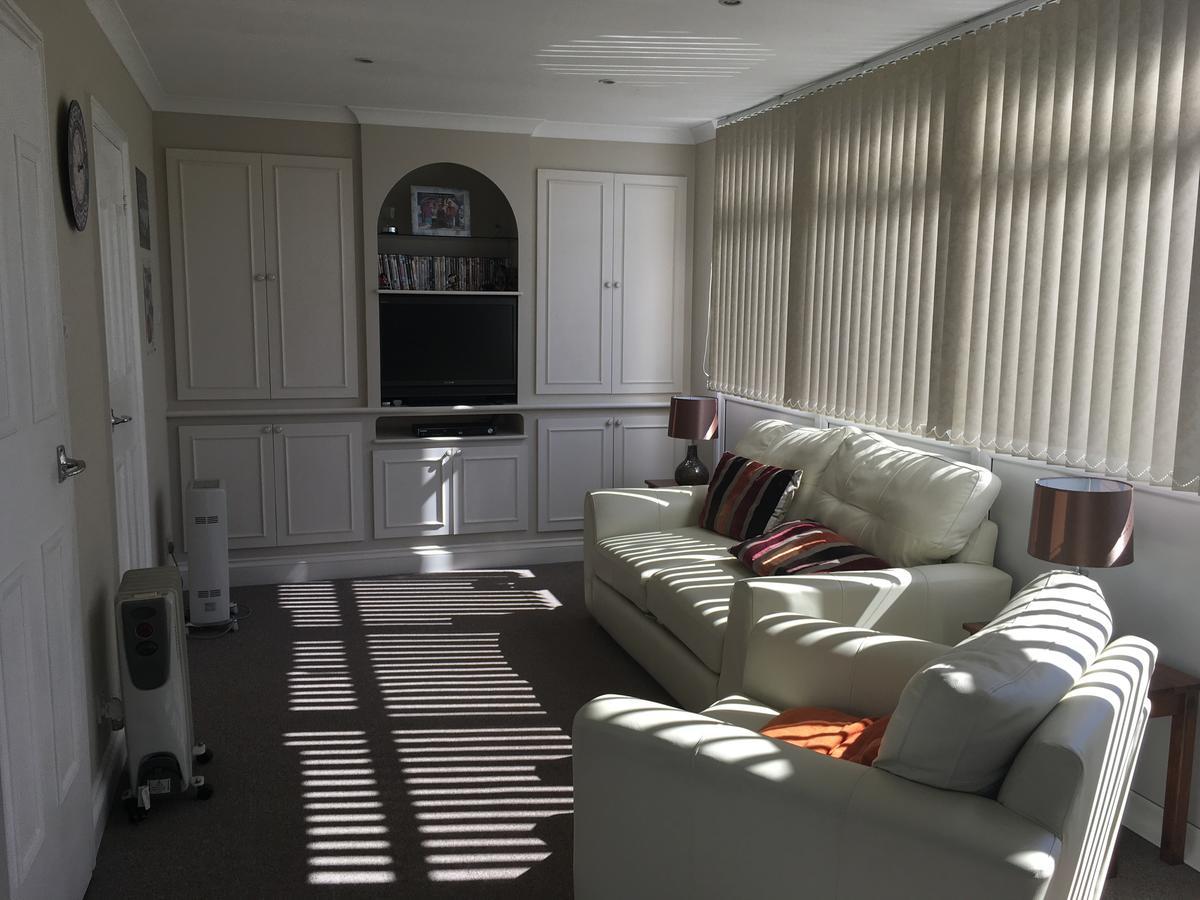 50 Toledo, Selsey Country Club Villa Bagian luar foto